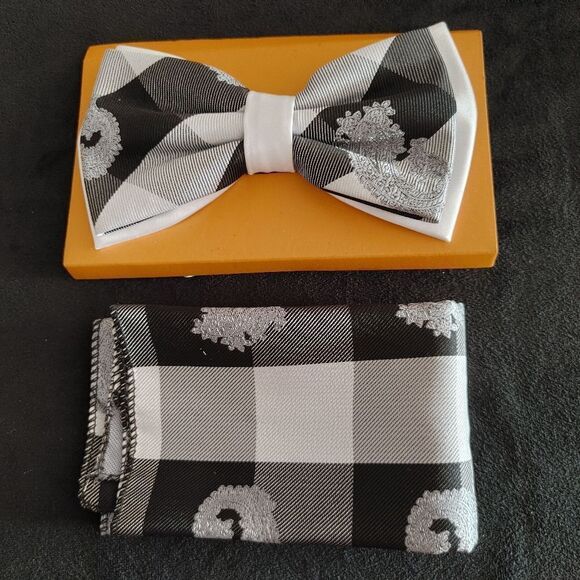 ROBERT LEWIS BLK/WHT BOWTIE, POCKET SQUARE, SOCK 3 PIECE COMBO SET. - Picture 2 of 6